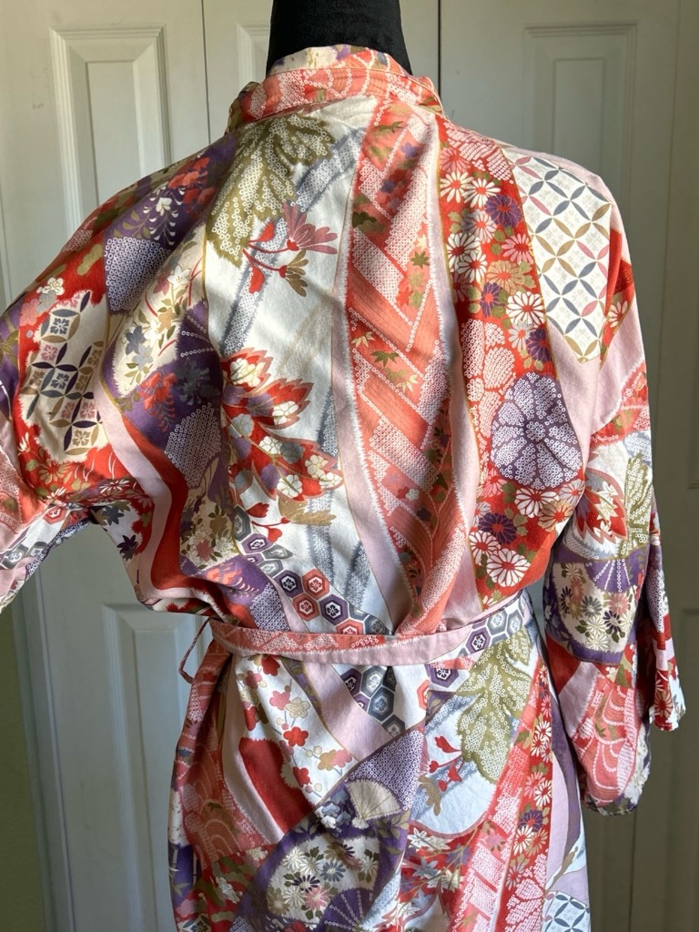 Abstract Geometric Floral Kimono Robe - Picture 2 of 9